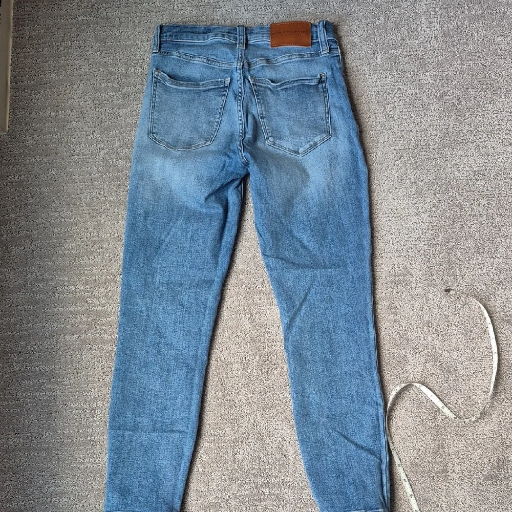 Lucky Brand Classic High-Rise Women's Blue Jeans SZ 26 - Picture 3 of 10